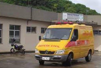 Em Itaperuna, motociclista morre após colisão com caminhão 