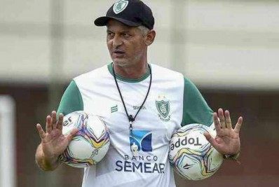 Na mira do Vasco, Lisca se reúne novamente para negociar com o Botafogo