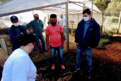 Prefeito interino de Petrópolis visita Quilombo da Tapera