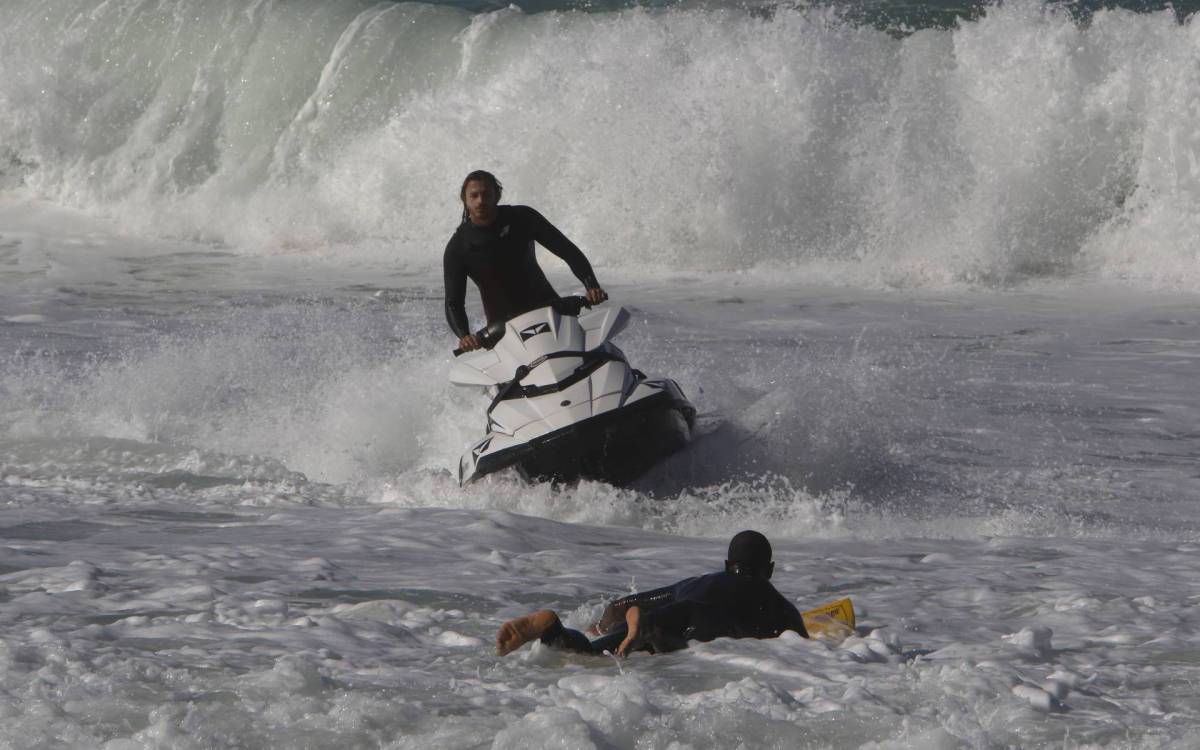 Geral - Ressaca no Leblon, na manha de hoje, zona sul do Rio.