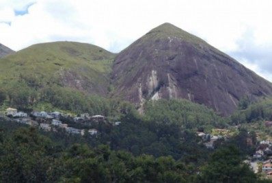 Homem é resgatado após mais de 12h em trilha em Nova Friburgo