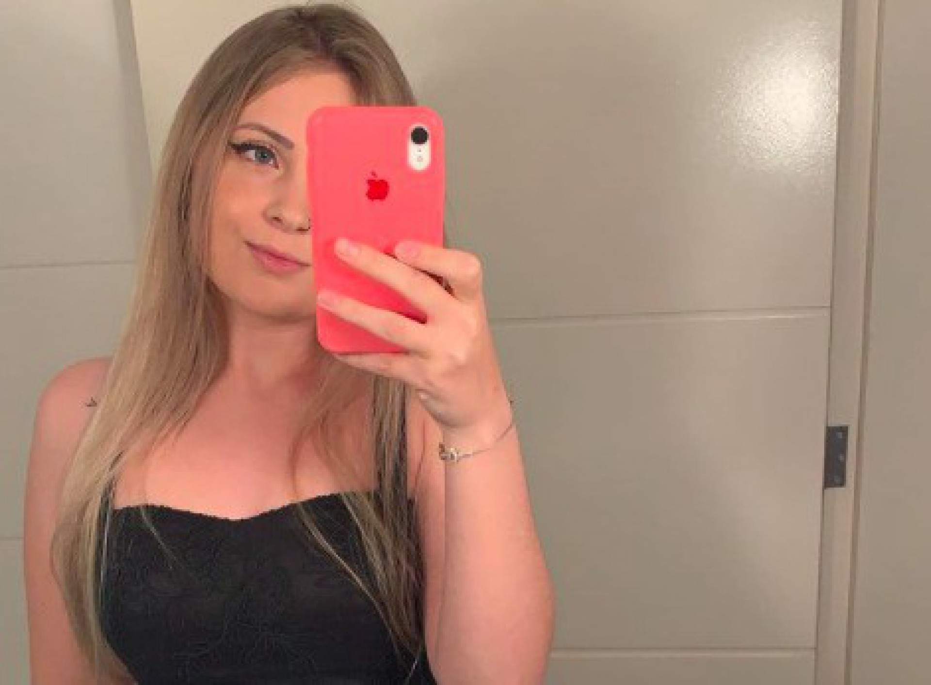 Joana Fabris, de 19 anos, foi morta no último sábado. Crime é investigado como feminicídio - Reprodução