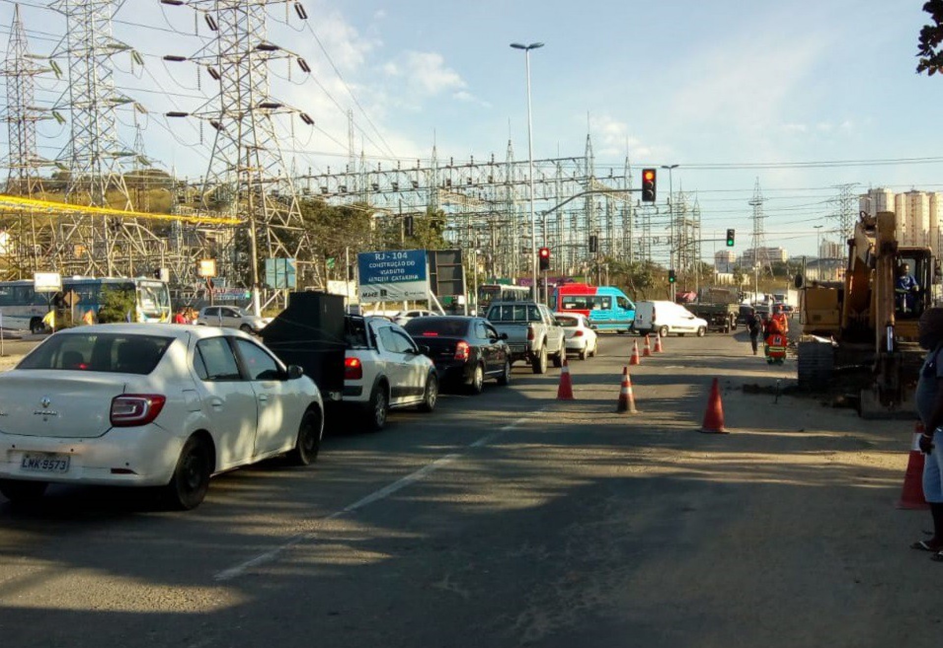 Obras da RJ-104 atrasam viagens em at&eacute; 3h, reclamam as autovia&ccedil;&otilde;es ao DER