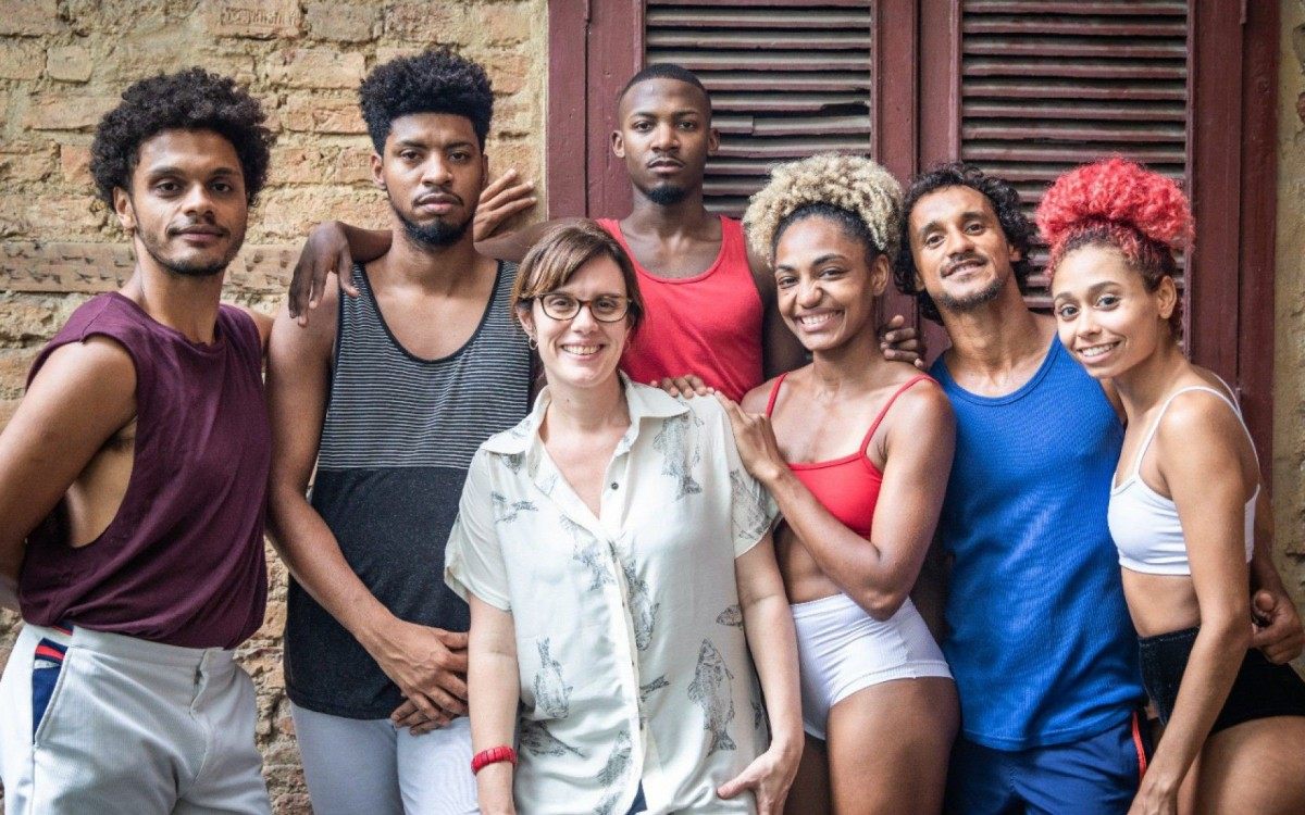 Coreógrafa Alice Ripoll e os integrantes da Cia. REC