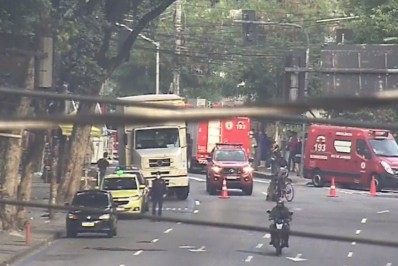 Incêndio atinge supermercado no Estácio