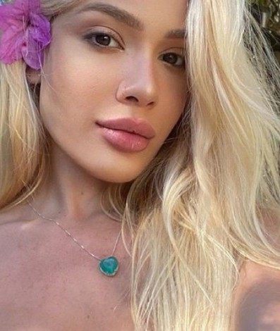 Karoline Lima está namorando o zagueiro Éder Militão - Reprodução Internet