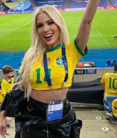 Karoline Lima está namorando o zagueiro Éder Militão - Reprodução Internet