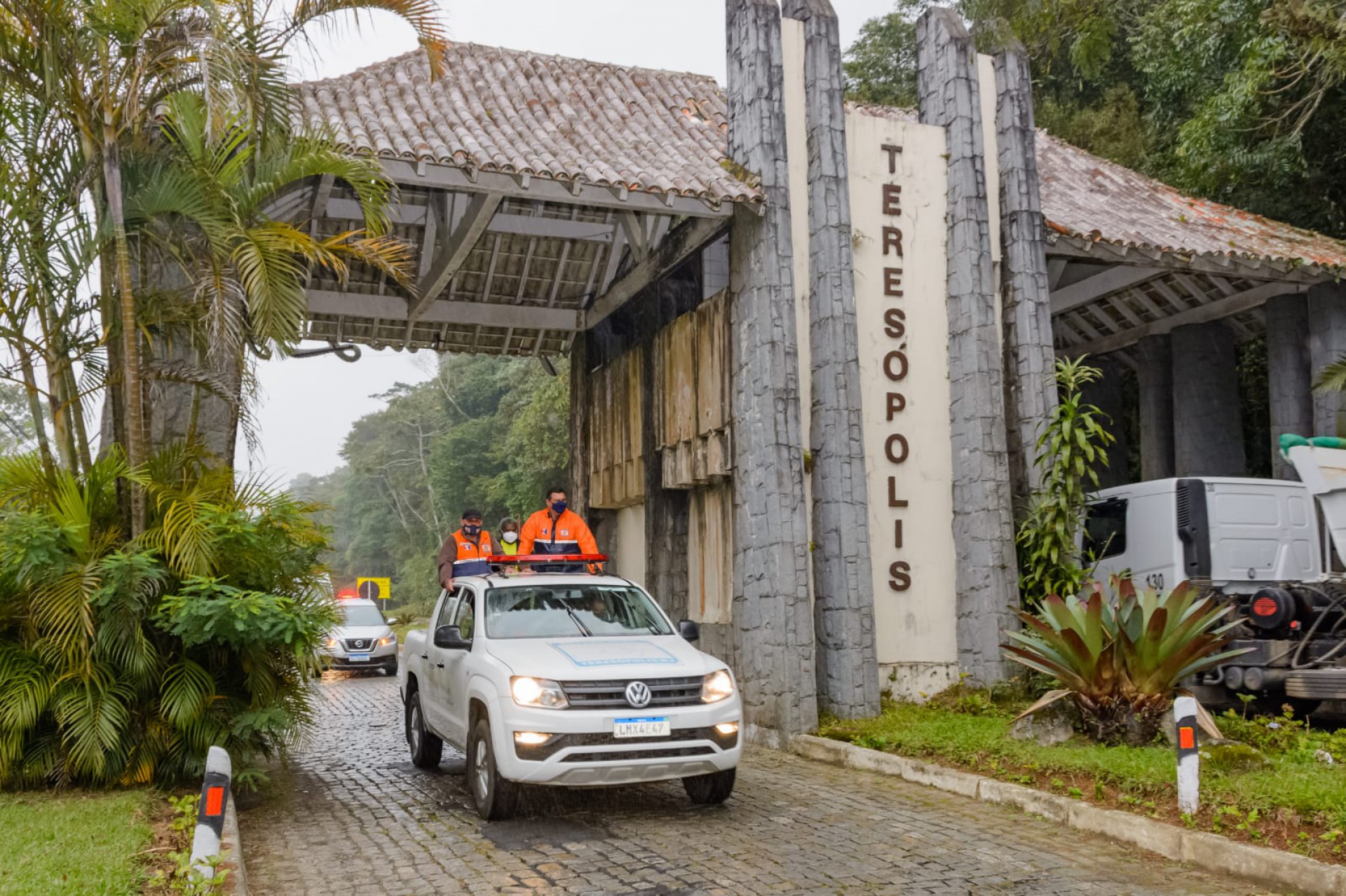 Ultramaratonista Delino Tom&eacute; &eacute; recebido com homenagens no retorno a Teres&oacute;polis