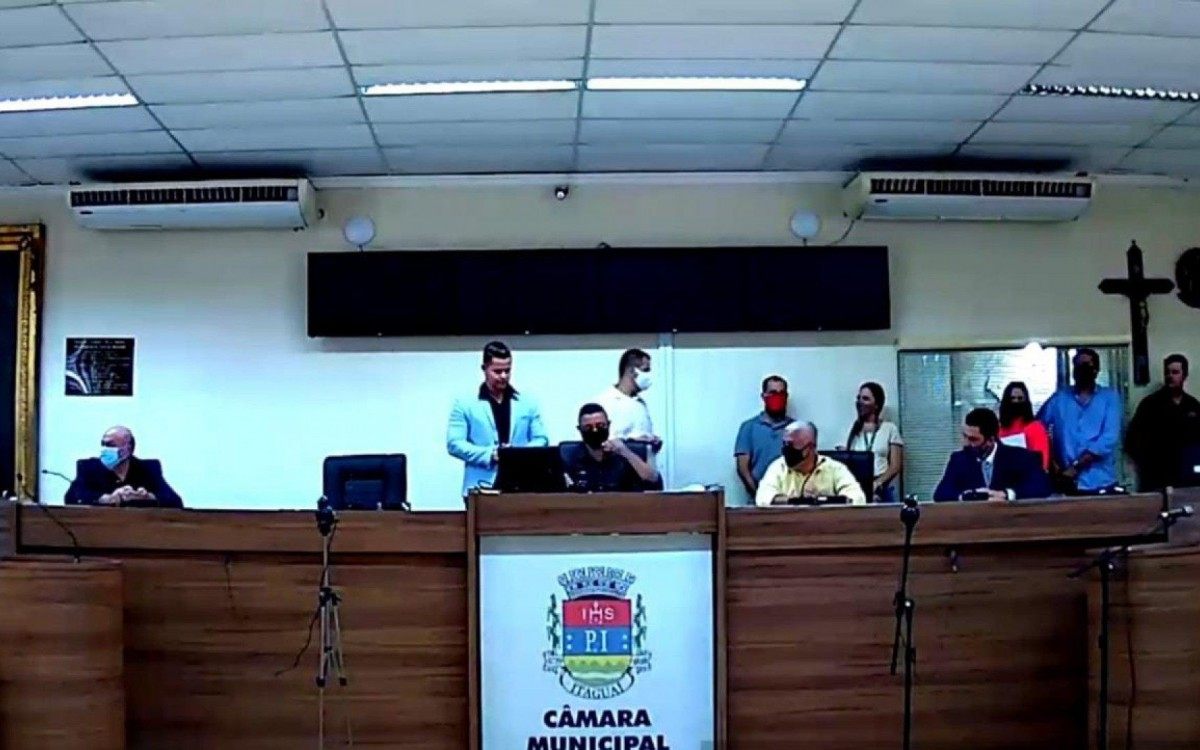 Legislativo vota por unanimidade para a posse de Gil Torres &agrave; presid&ecirc;ncia da C&acirc;mara.