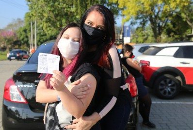 Niterói imuniza 227 adolescentes de 16 e 17 anos com comorbidades contra covid-19