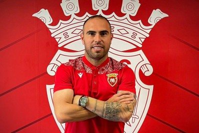 Após rescisão com o Vasco, Bruno César é anunciado pelo Penafiel