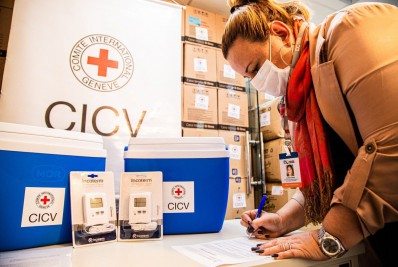 Duque de Caxias recebe doações para ajudar na vacinação da Covid-19