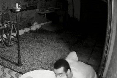 Câmera flagra furto em Grupo de Apoio ao Idoso em Cabo Frio