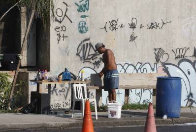 Mesmo após fiscalizações, lava-jatos clandestinos seguem em funcionamento no Rio