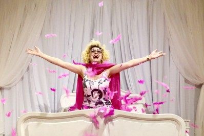 Nany People volta a fazer show de humor em Duque de Caxias