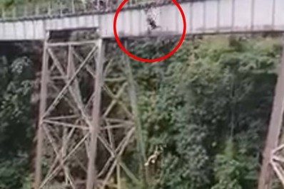 Mulher morre após saltar de bungee jump com equipamento incompleto