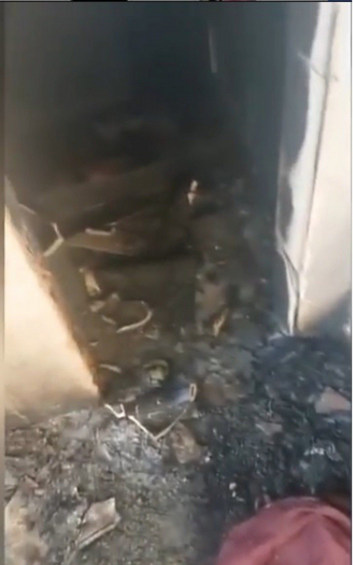 A parte interna da casa ficou totalmente destru&iacute;da