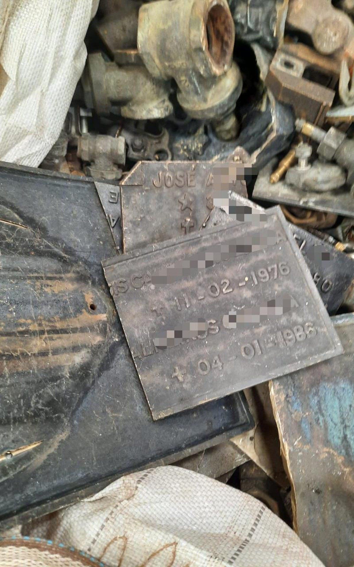 Policiais da DRF encontraram pe&ccedil;as f&uacute;nebres como l&aacute;pides e est&aacute;tuas crist&atilde;s de bronze entre os objetos apreendidos na opera&ccedil;&atilde;o Caminho do Cobre 