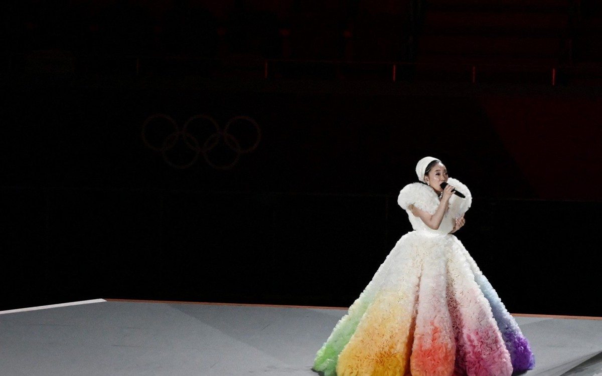 Cantora japonesa Misia canta hino nacional do pa&iacute;s