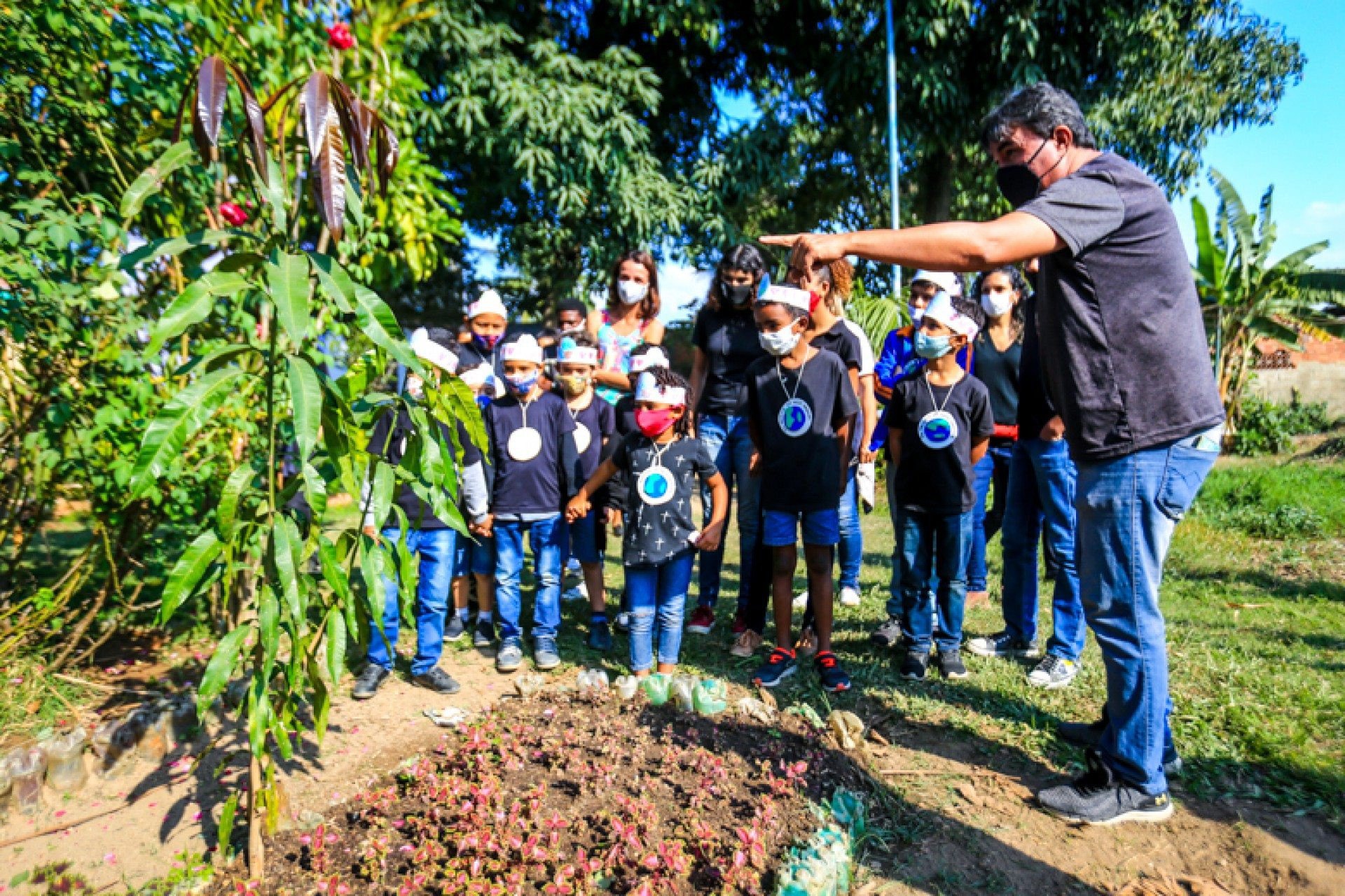 Crianças visitaram o horto municipal e tiveram uma aula sobre meio ambiente - Rafael Barreto / PMBR