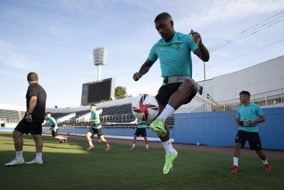 Após triunfar contra Alemanha, seleção brasileira treina só com reservas