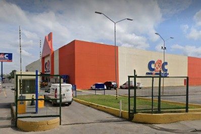 Criminosos assaltam loja e fazem funcionários reféns em Nova Iguaçu