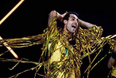 Estrela do vôlei, Douglas brinca sobre profissão: 'É dar tapa nas bolas'