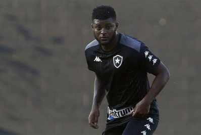 Contratação indicada por Marcelo Chamusca, Rafael Carioca pode estar de saída do Botafogo