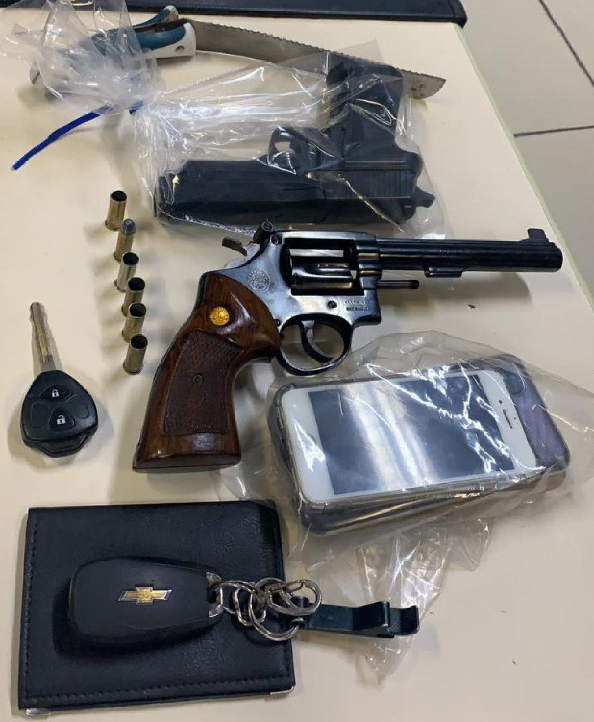 Acusado de sequestro &eacute; preso em Araruama ap&oacute;s troca de tiros com a PM