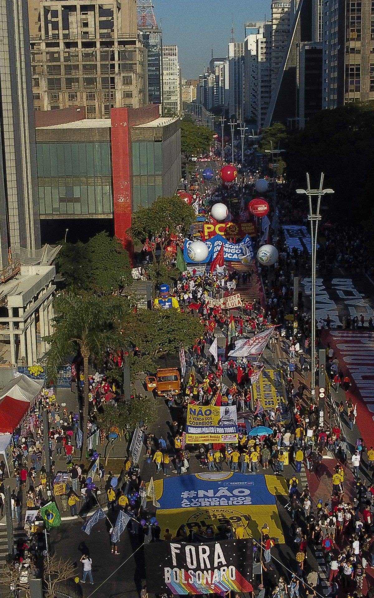 Brasileiros voltam &agrave;s ruas para pedir impeachment de Bolsonaro