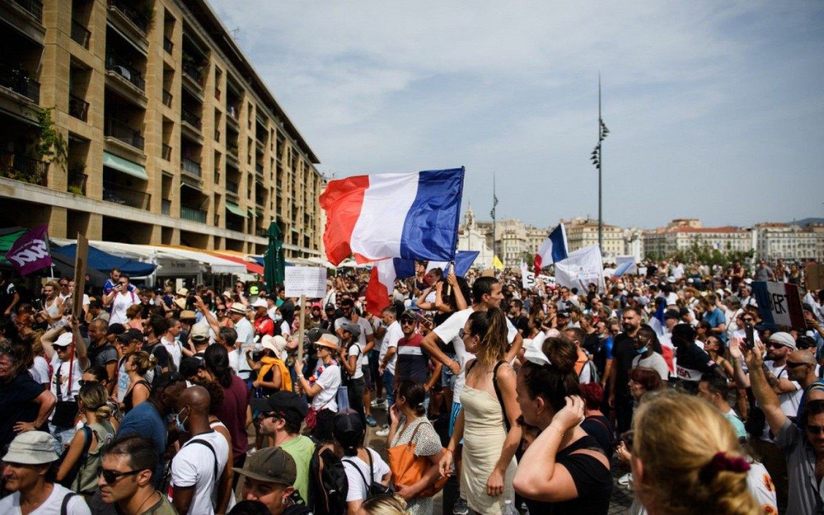 Protestos acontecem em diversas cidades da Fran&ccedil;a 