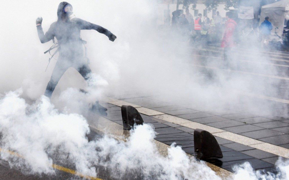 Protestos acontecem em diversas cidades da Fran&ccedil;a 