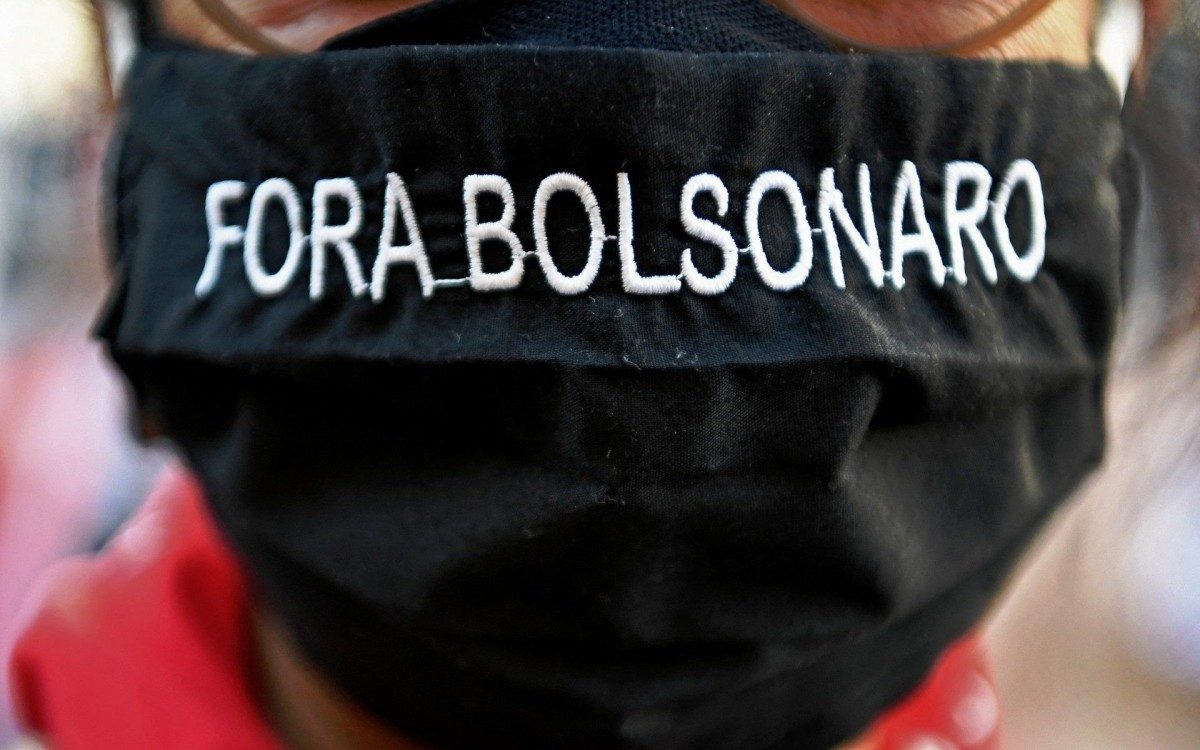 Brasileiros voltam &agrave;s ruas para pedir impeachment de Bolsonaro