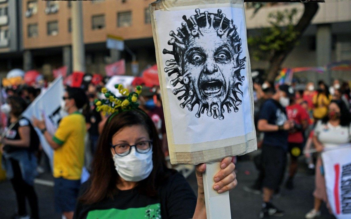 Brasileiros voltam &agrave;s ruas para pedir impeachment de Bolsonaro