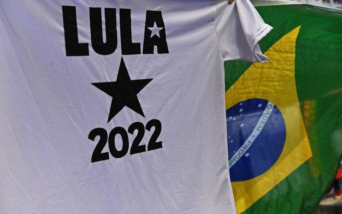 Brasileiros voltam &agrave;s ruas para pedir impeachment de Bolsonaro