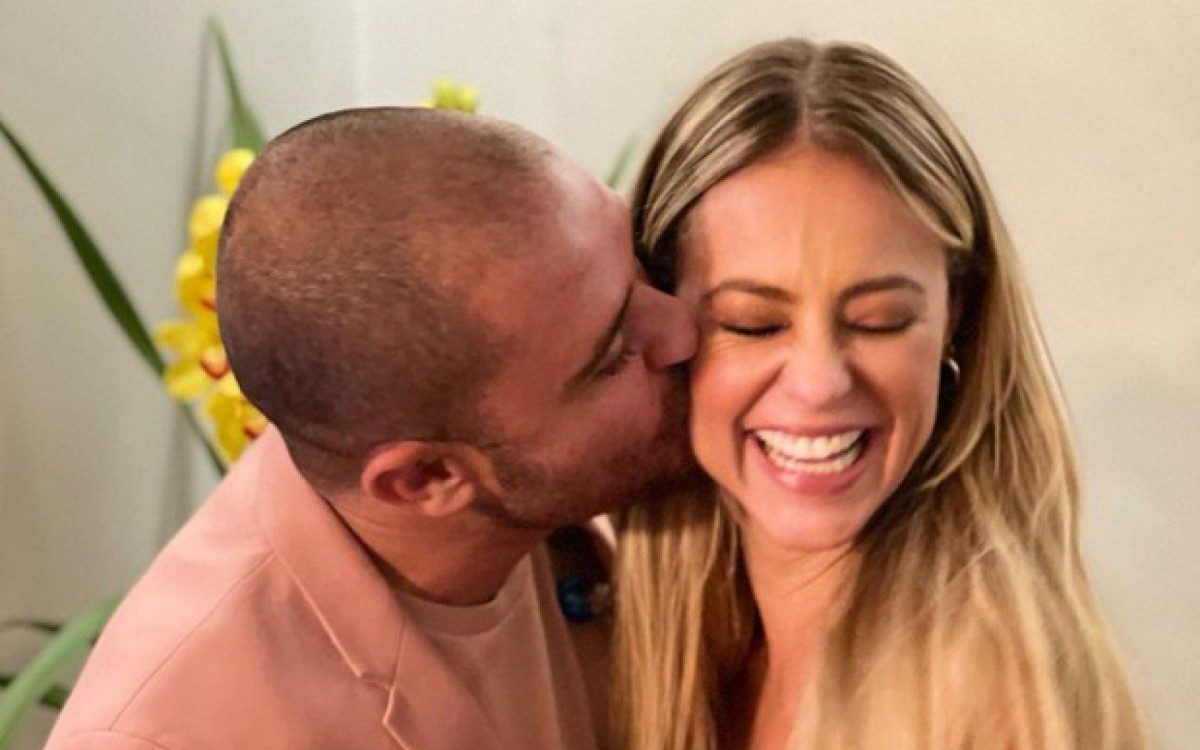 Diogo Nogueira e Paolla Oliveira