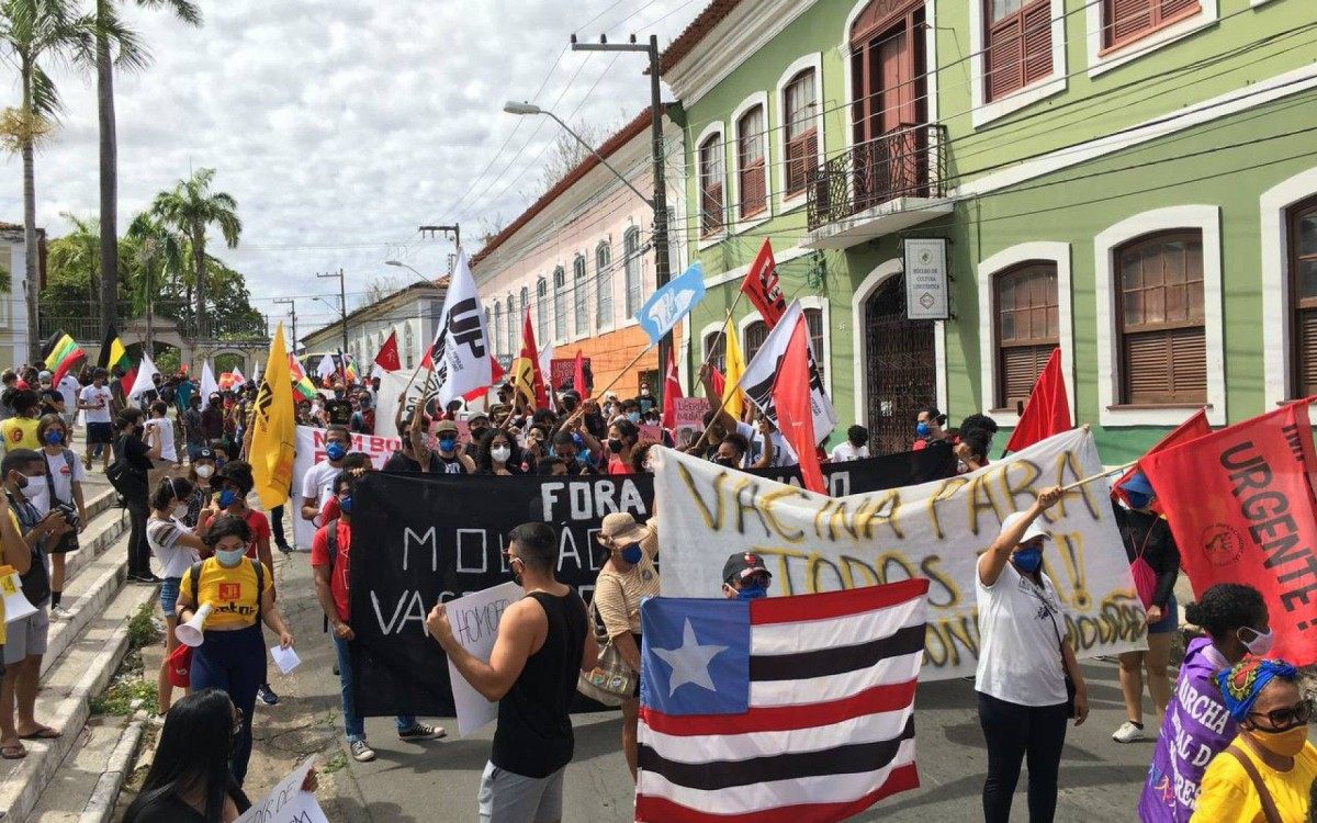 Em S&atilde;o Lu&iacute;s (MA) a popula&ccedil;&atilde;o foi as ruas para protestar contra o governo federal.