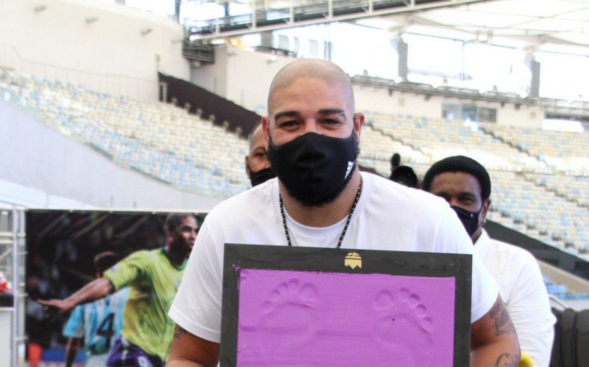 Adriano Imperador na Calçada da Fama do Maracana