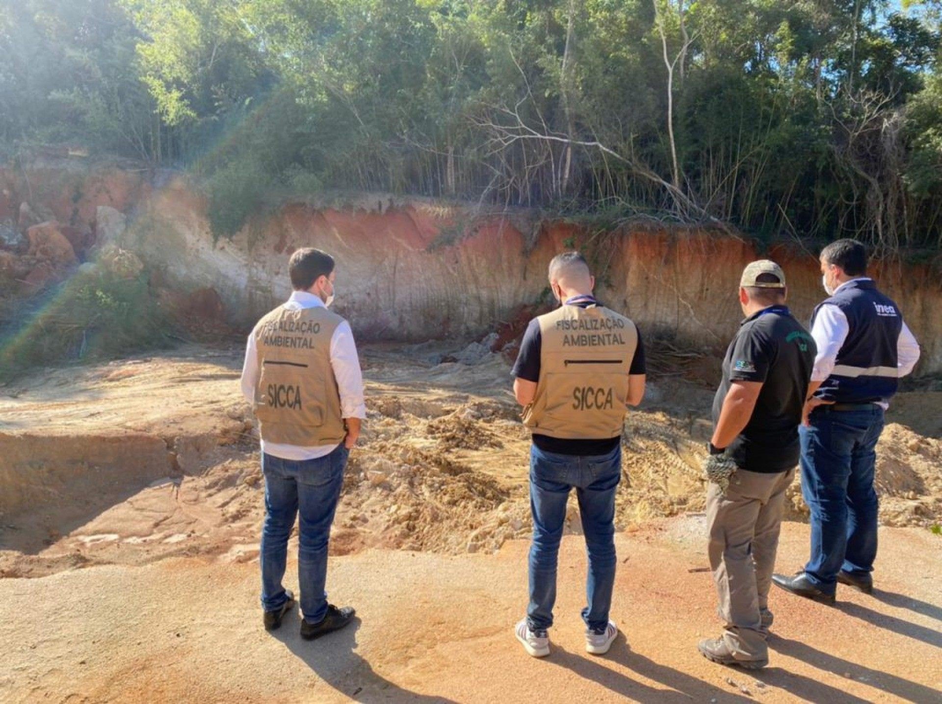 Secretaria de Estado do Ambiente e Inea combatem crime ambiental em Saquarema