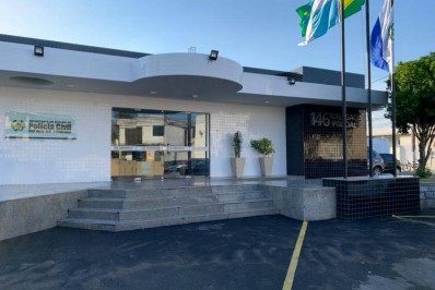 Após tentar reatar casamento, homem esfaqueia ex-mulher e atual namorado dela em Campos