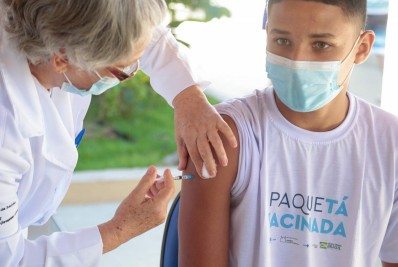 Prefeitura do Rio confirma vacinação de adolescentes em agosto