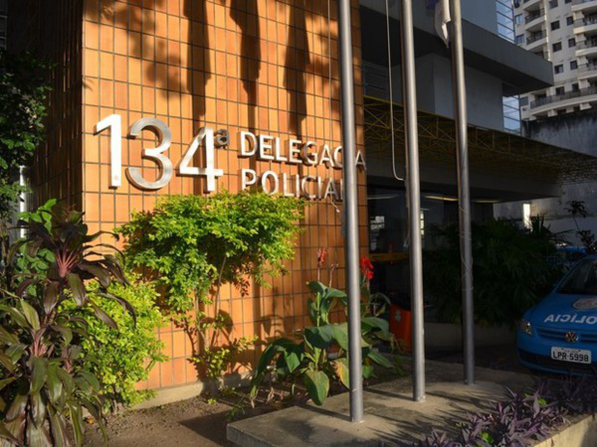 Casal &eacute; preso em Campos por venda de supostas vagas em faculdades de Medicina