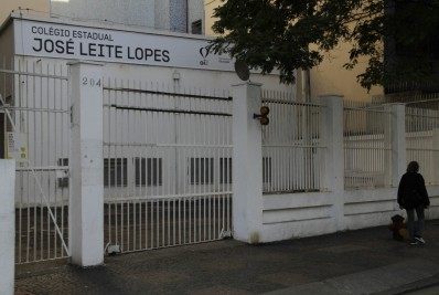 Apesar da volta às aulas híbridas, escolas estaduais têm baixa adesão para aulas presenciais no Rio