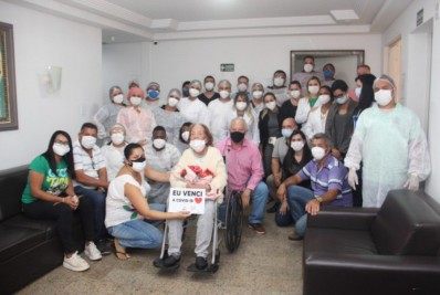 Vídeo: Em Itaperuna, idosa com 105 anos se recupera da Covid-19