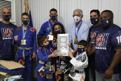 Capitão Nelson recebe gonçalenses vice-campeões do Mundial de Jiu-Jitsu