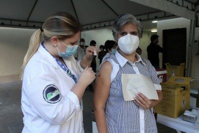 Vacina contra a covid-19 deve chegar ainda nesta segunda-feira no Rio