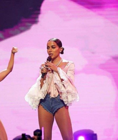 Anitta se apresenta nos EUA - Reprodução