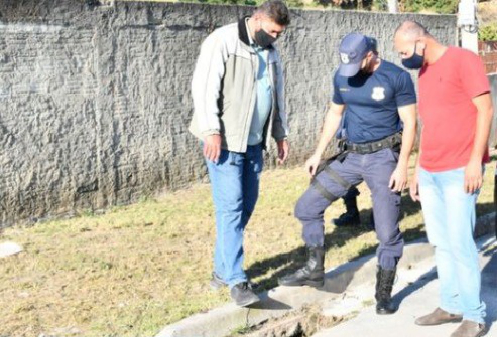 Tampas de bueiros são furtadas em Porto Real - Vimarsana News