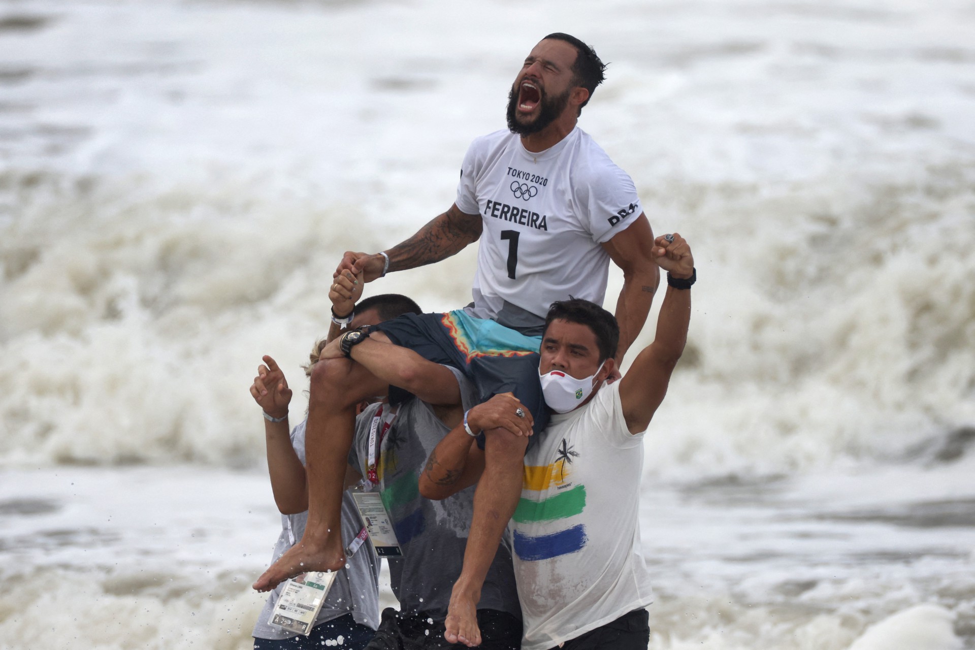 Ítalo Ferreira conquistou primeiro ouro do Brasil no surfe - AFP