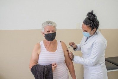 Prefeitura inicia segunda dose de idosos com mais de 60 anos